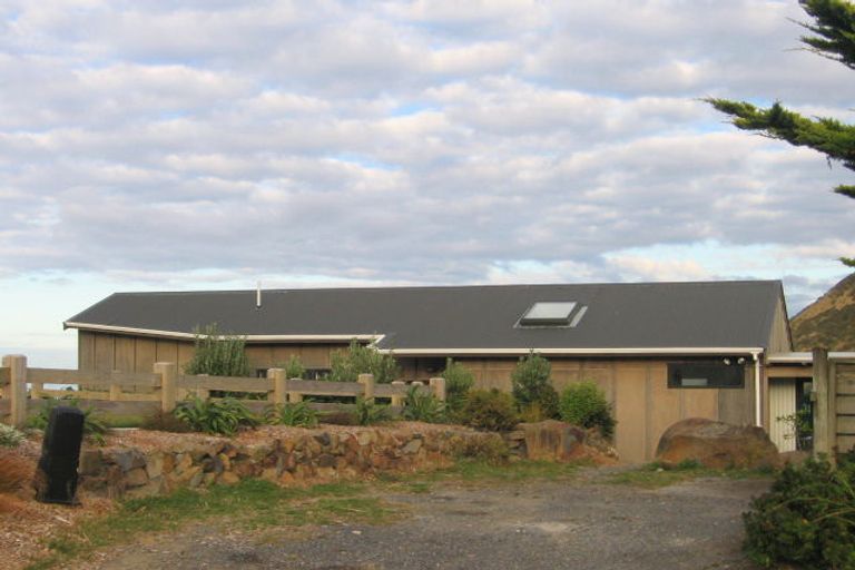 Photo of property in 24 Welland Place, Island Bay, Wellington, 6023