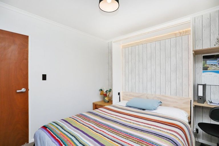 Photo of property in 10 Tui Place, Otatara, Invercargill, 9879