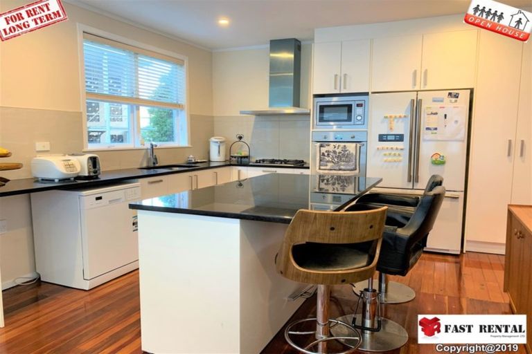 Photo of property in 2/221 Onewa Road, Birkenhead, Auckland, 0626