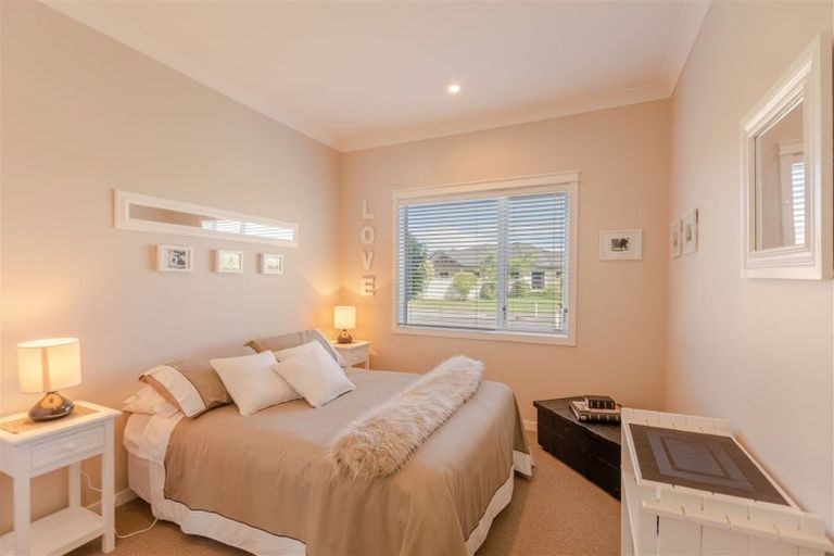 Photo of property in 12 Orotu Drive, Poraiti, Napier, 4112