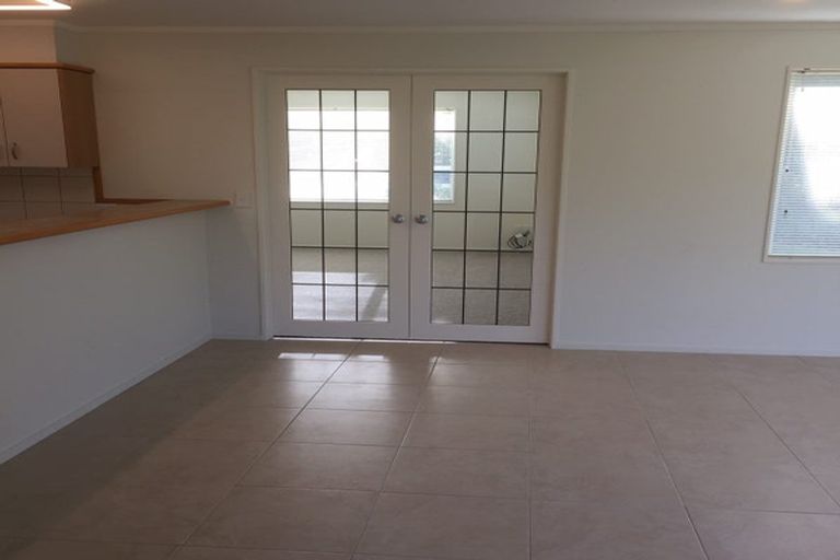 Photo of property in 19 Coventry Way, Long Bay, Auckland, 0630