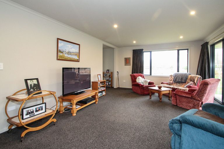 Photo of property in 18 Dove Place, Holmes Hill, Oamaru, 9401