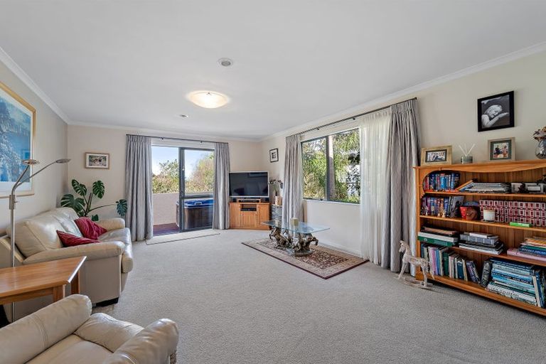 Photo of property in 15 Glenreagh Place, Torbay, Auckland, 0630