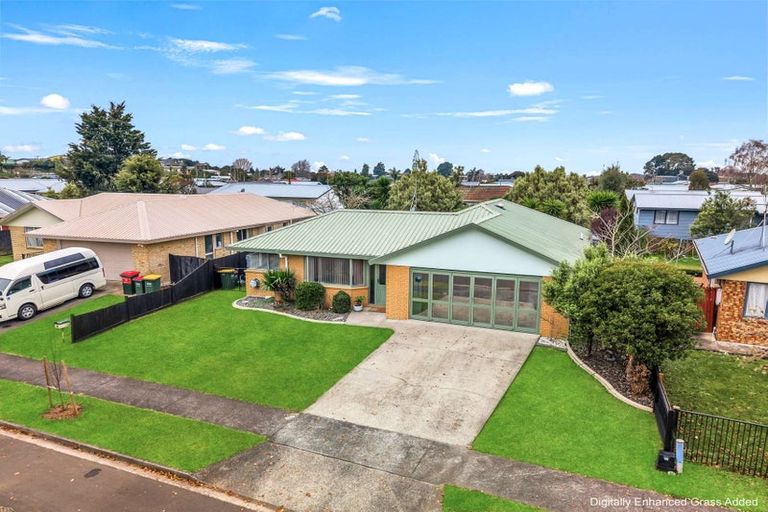 Photo of property in 16 Antrim Place, Nawton, Hamilton, 3200