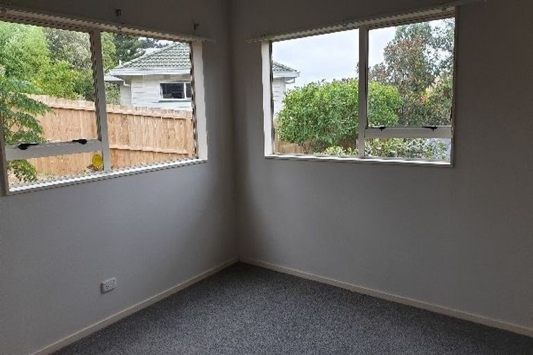 Photo of property in 2/7 Delamare Court, Sunnynook, Auckland, 0632