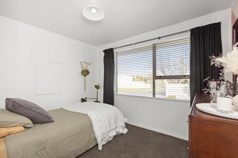 Photo of property in 90 Tait Drive, Greenmeadows, Napier, 4112