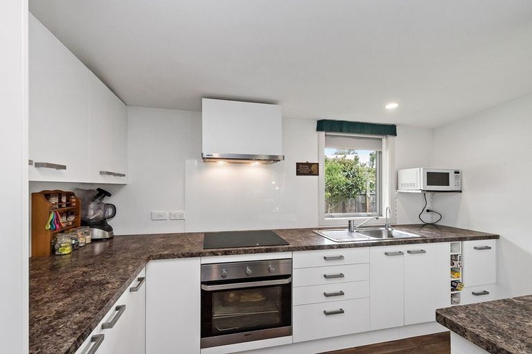 Photo of property in 8 Cross Street, Coalgate, 7673