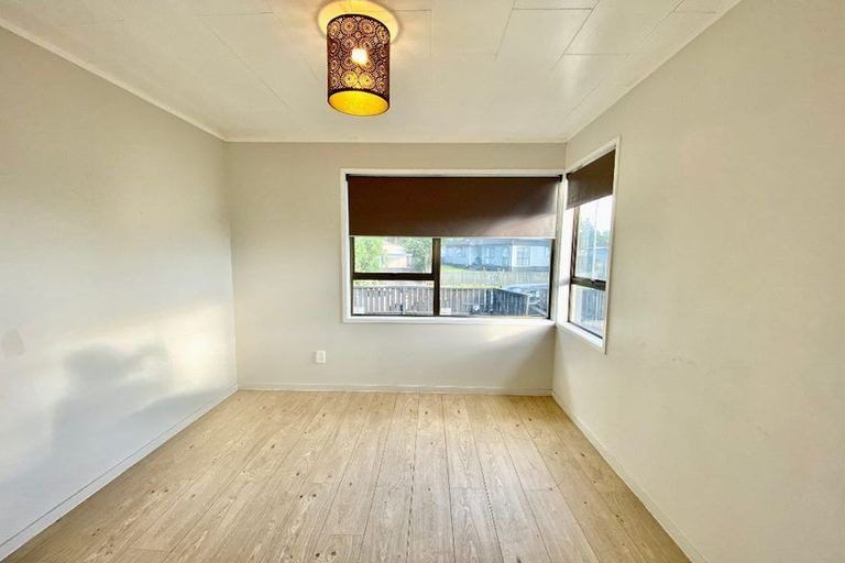 Photo of property in 15 Mon Desir Place, Manurewa, Auckland, 2102