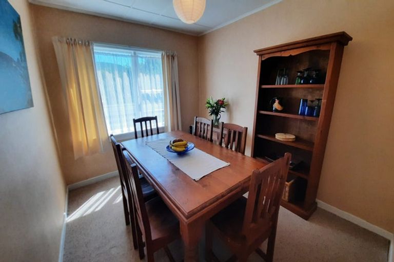 Photo of property in 27 Halsey Street, Clinton, 9534