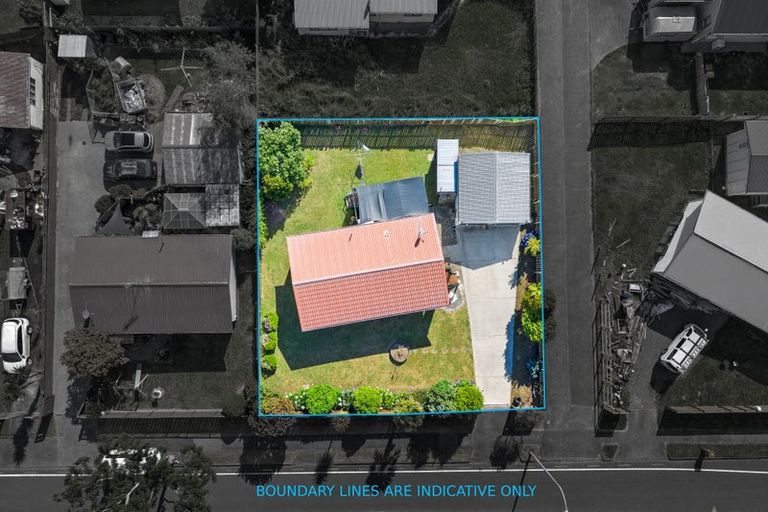 Photo of property in 121 Shifnal Drive, Randwick Park, Auckland, 2105
