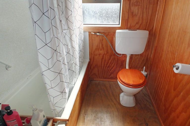 Photo of property in 2 Huia Street, Foxton Beach, Foxton, 4815