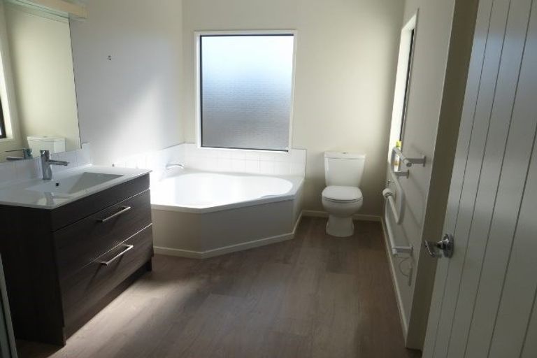 Photo of property in 57 Glasnevin Drive, Casebrook, Christchurch, 8051