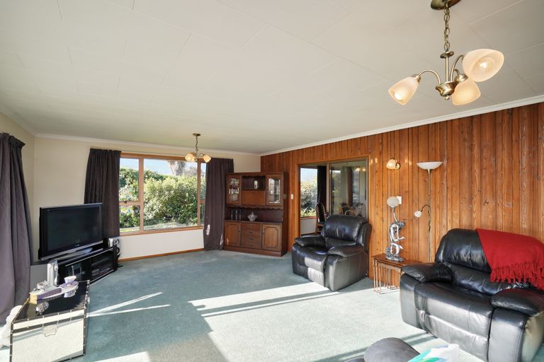 Photo of property in 10 Walker Place, Rangiora, 7400