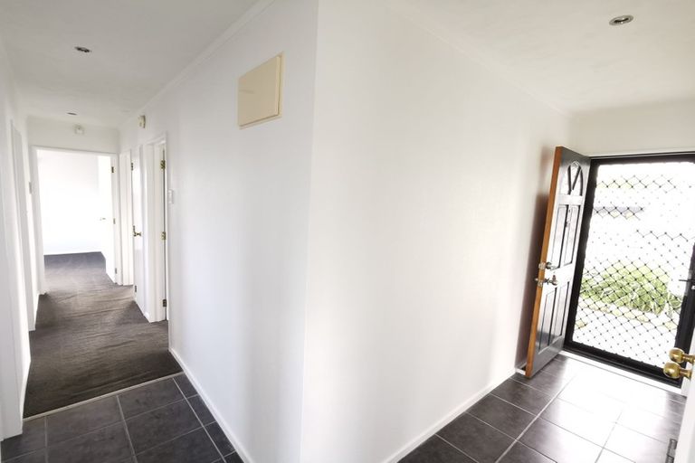 Photo of property in 87 Hillcrest Drive, Kelvin Grove, Palmerston North, 4414