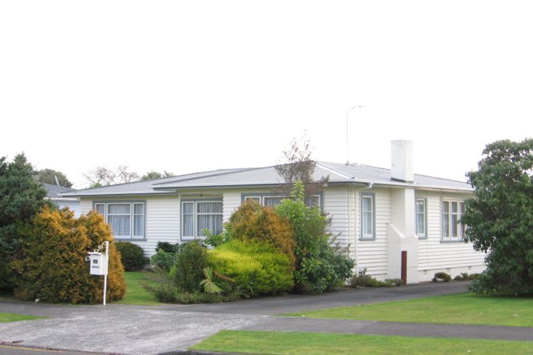 Photo of property in 28 Waterloo Crescent, Hokowhitu, Palmerston North, 4410