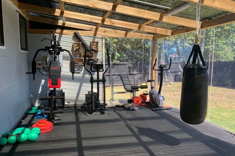 Photo of property in 2/42 Mirrabooka Avenue, Botany Downs, Auckland, 2010