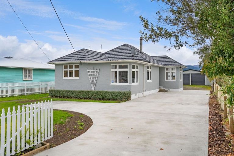 Photo of property in 382 High Street South, Carterton, 5713