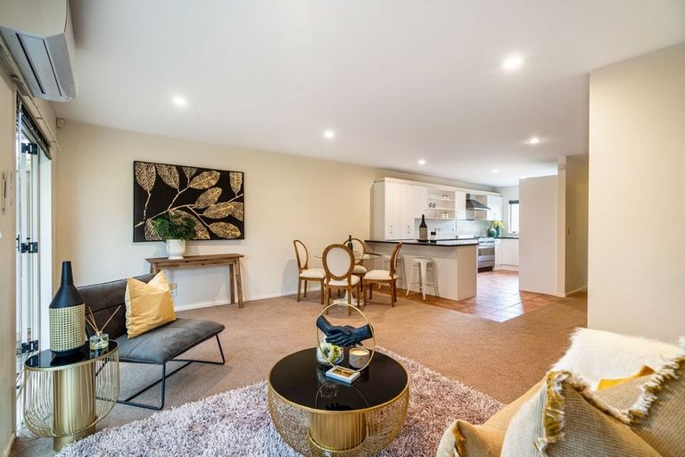 Photo of property in 27 Kinleith Way, Albany, Auckland, 0632