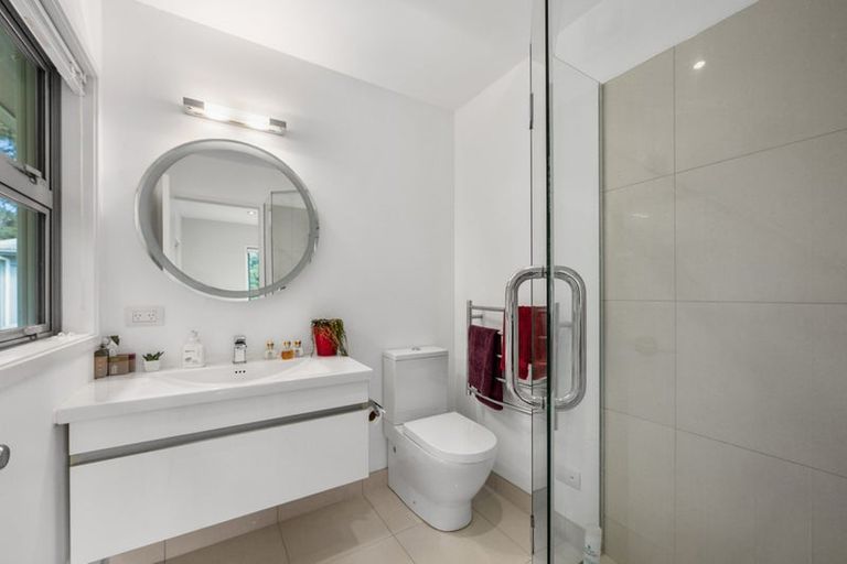 Photo of property in 1355 Old North Road, Helensville, 0875