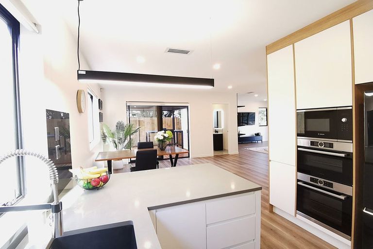 Photo of property in 57e Hogans Road, Glenfield, Auckland, 0629