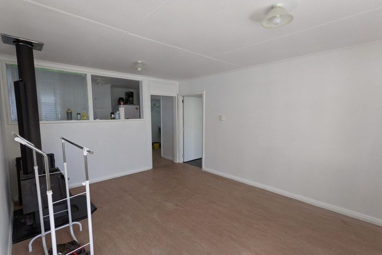 Photo of property in 9 Temuera Street, Otaki, 5512