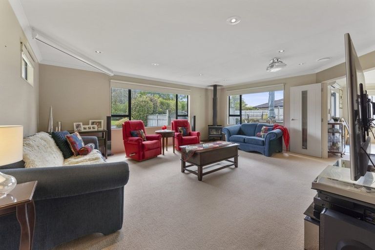 Photo of property in 3 Sapphire Grove, Birchville, Upper Hutt, 5018