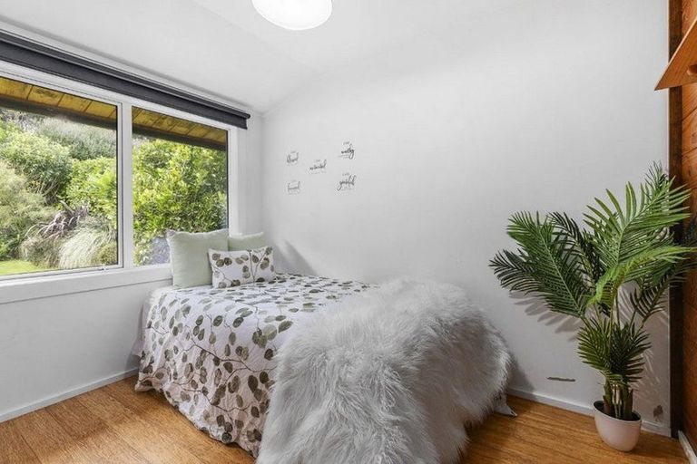 Photo of property in 16 Apple Terrace, Ranui, Porirua, 5024