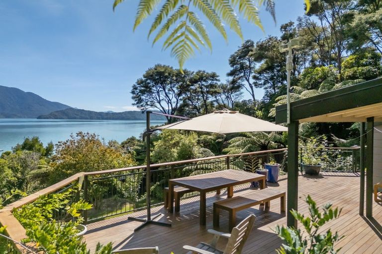 Photo of property in 28 Moetapu Bay Road, Moetapu Bay, Picton, 7282