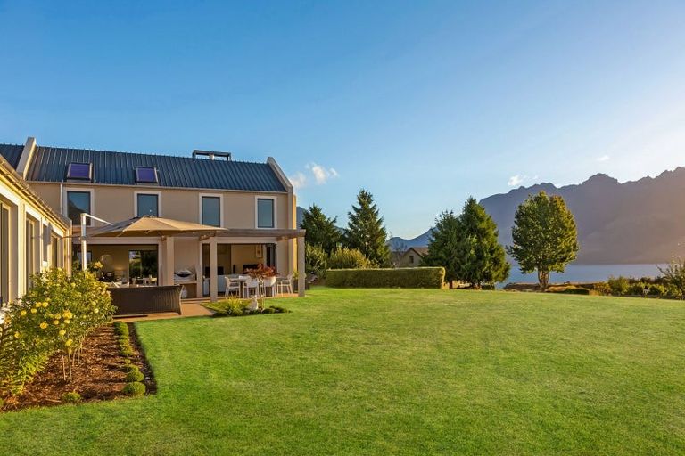 Photo of property in 5 Scenic Drive, Drift Bay, Queenstown, 9371