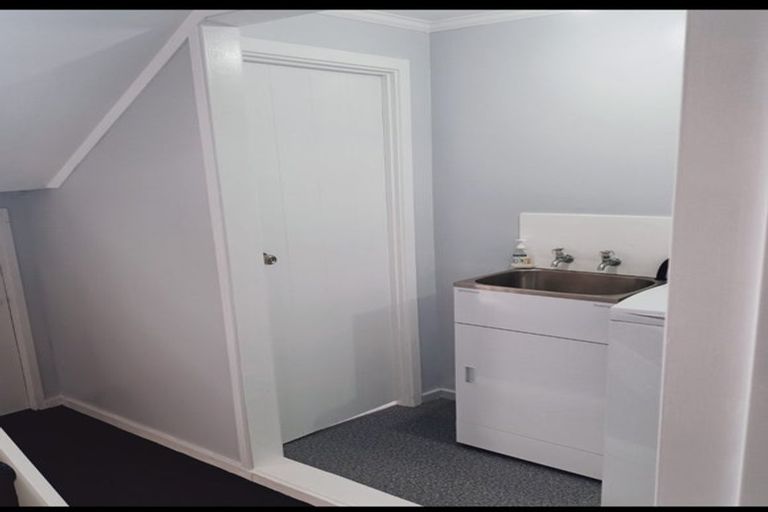 Photo of property in 64 Trias Road, Totara Vale, Auckland, 0629