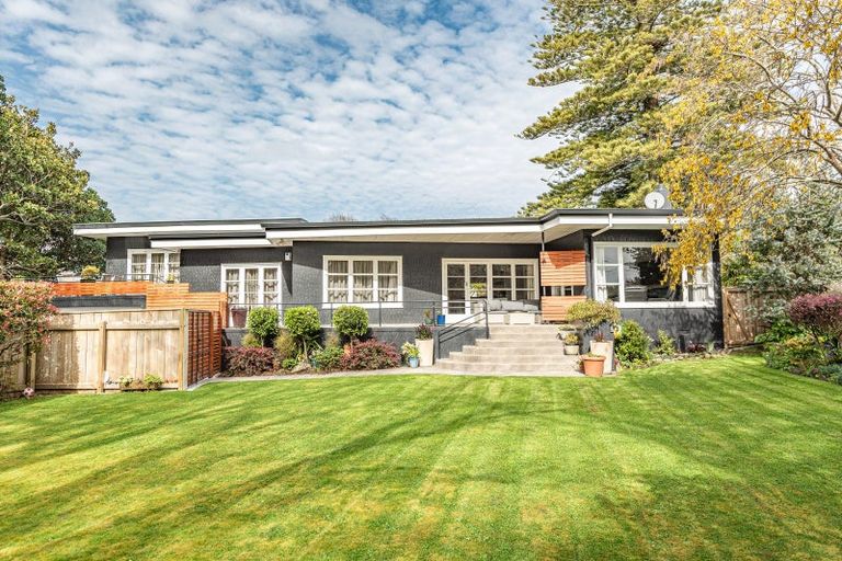 Photo of property in 16 Oakland Avenue, Saint Johns Hill, Whanganui, 4500