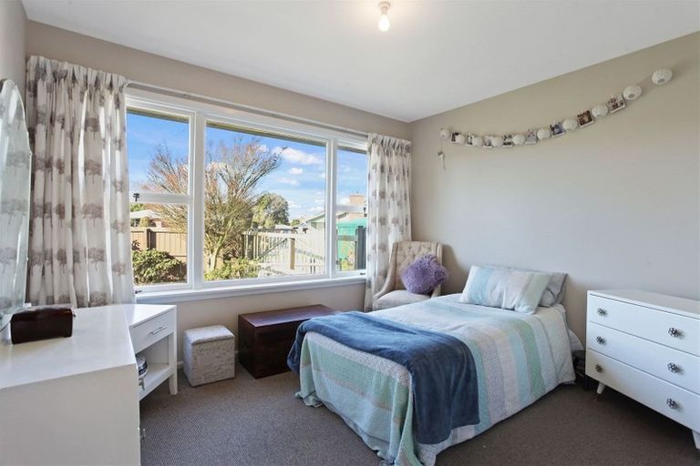 Photo of property in 1 Kingsgate Place, Burnside, Christchurch, 8053