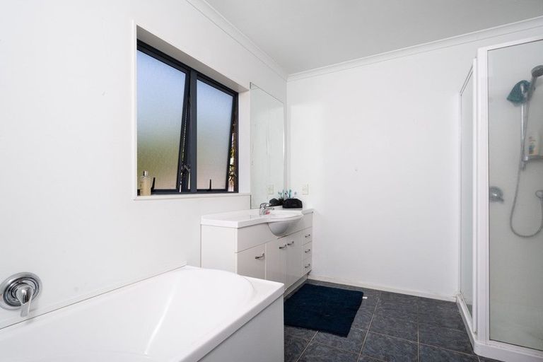 Photo of property in 47 Ruze Vida Drive, Massey, Auckland, 0614