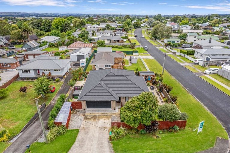 Photo of property in 22 Colombo Road, Waiuku, 2123