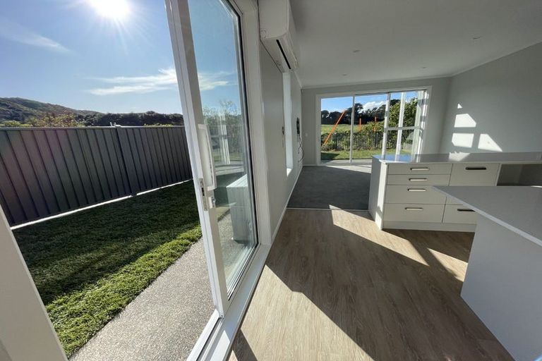 Photo of property in 24 Koreke Close, Kenepuru, Porirua, 5022