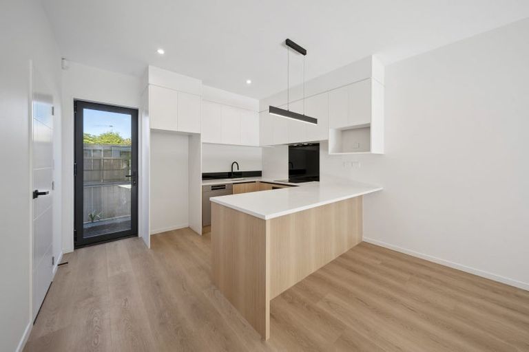 Photo of property in 10 Clendon Place, Manurewa, Auckland, 2102