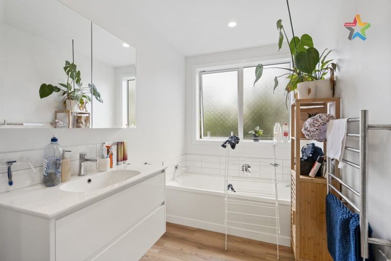 Photo of property in 4/239 Adelaide Road, Newtown, Wellington, 6021