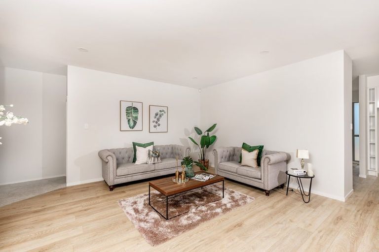 Photo of property in 8 Moemoea Avenue, Kumeu, 0810