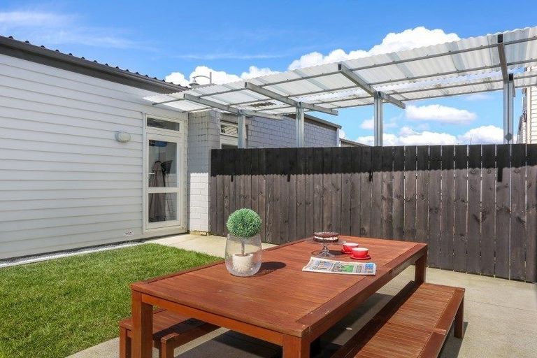 Photo of property in 27 Hakawai Avenue, Takanini, 2112