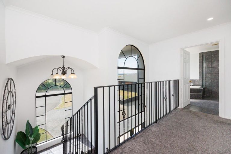 Photo of property in 69 Royal Oak Drive, Kelvin Grove, Palmerston North, 4414