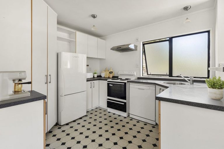 Photo of property in 113 Houghton Bay Road, Houghton Bay, Wellington, 6023