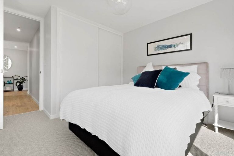 Photo of property in 8 Vazey Way, Hobsonville, Auckland, 0618