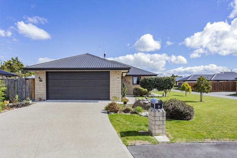 Photo of property in 9 Stonebridge Lane, Oxford, 7430