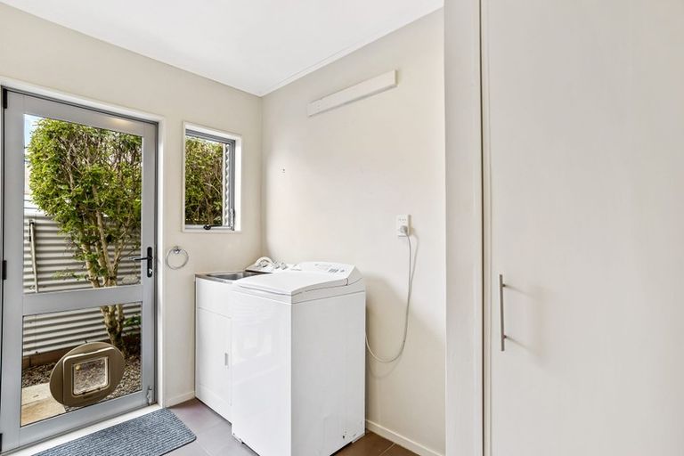 Photo of property in 44a Yeovil Road, Te Atatu Peninsula, Auckland, 0610