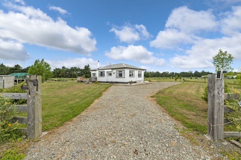 Photo of property in 106 Glews Road, Cust, Rangiora, 7471