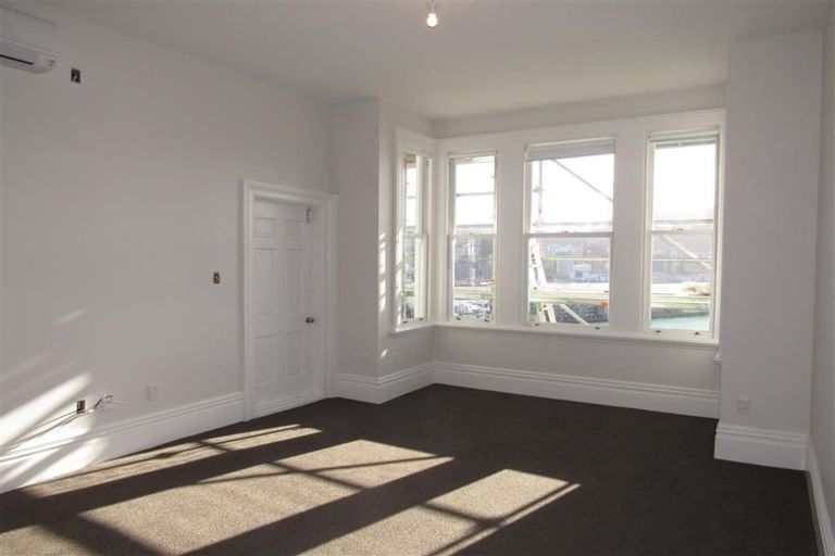 Photo of property in 67 Hawker Street, Mount Victoria, Wellington, 6011