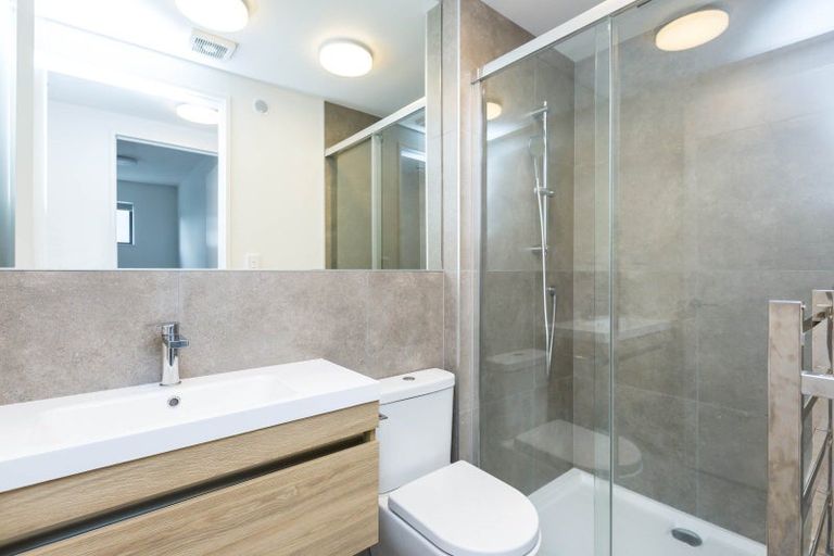 Photo of property in 4/69 Tiketike Way, Brooklyn, Wellington, 6021