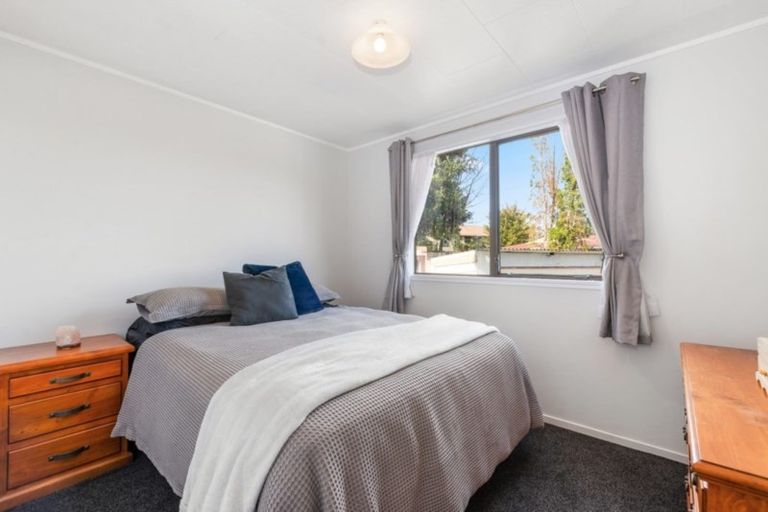 Photo of property in 5 Crystal Place, Pukehangi, Rotorua, 3015