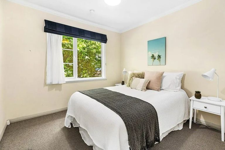 Photo of property in 28 Hinau Street, Tawa, Wellington, 5028
