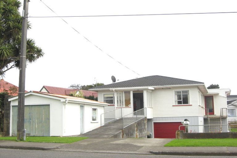 Photo of property in 40 South Road, Blagdon, New Plymouth, 4310